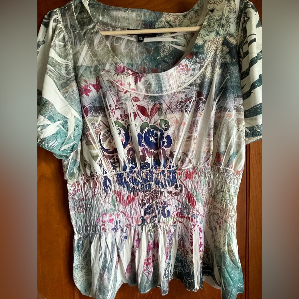 NWOT Design Works Top